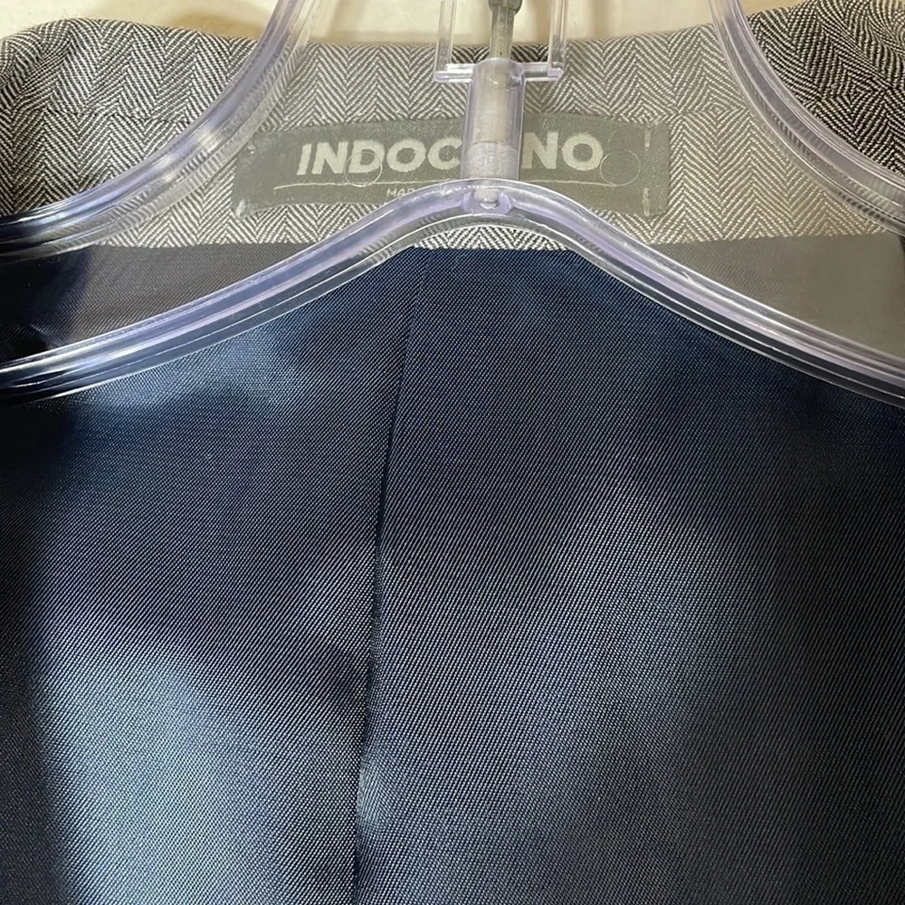 NEW! INDOCHINO Two-Button Wool Blazer. Men’s P (42R).